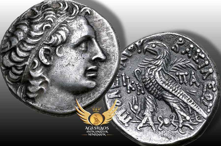 Ptolemy IX'un oğlu, babası Kıbrıs'a sürgün edildiğinde [MÖ 107] büyükannesinin [Kleopatra III] vesayeti altına girdi. Küçük kuzeni Ptolemy XI gibi Ptolemy XII Auletes de Kos adasına gönderildi ve burada Pontoslu Mithradates VI [MÖ 88] tarafından rehin alındı.
